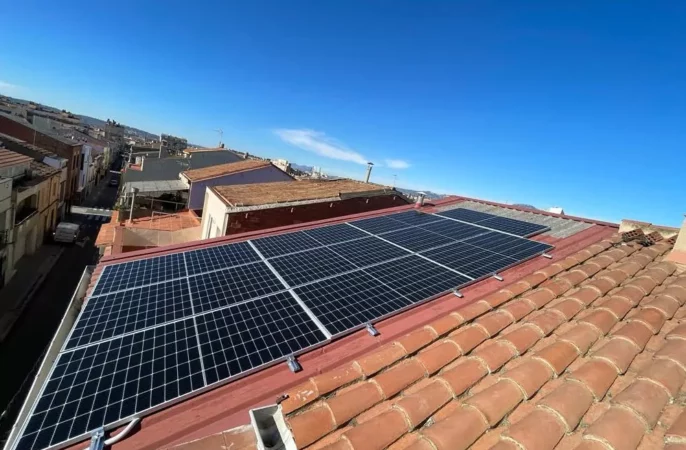 Instalación fotovoltaica de autoconsumo residencial en Sabadell (Barcelona)