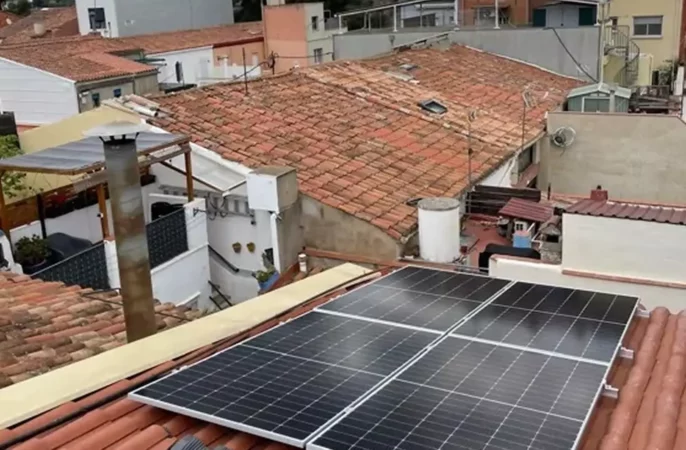Instalación fotovoltaica de autoconsumo residencial en Sabadell (Barcelona)