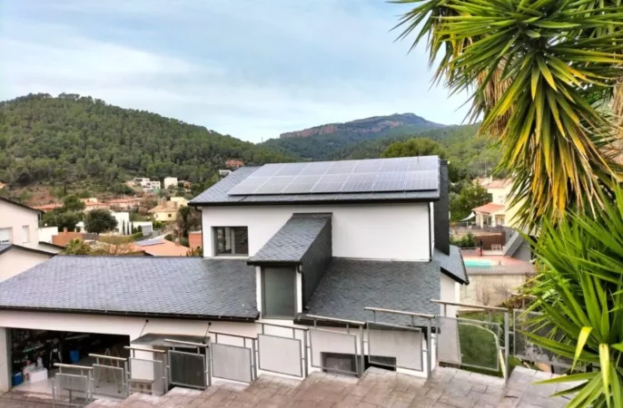 Instalación fotovoltaica de autoconsumo residencial en Matadepera (Barcelona)
