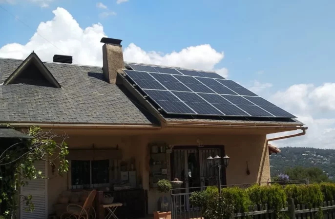 Instalación fotovoltaica de autoconsumo residencial en Matadepera (Barcelona)