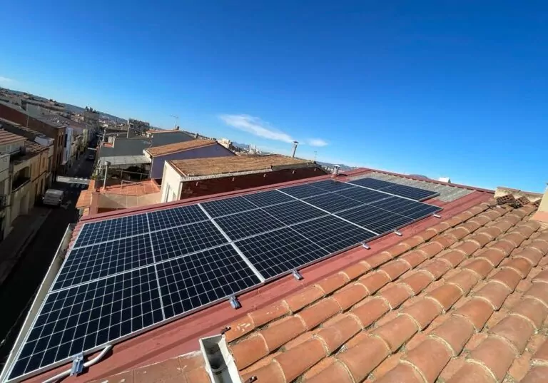 INSTALACIÓN AUTOCONSUMO RESIDENCIAL EN SABADELL (BARCELONA)